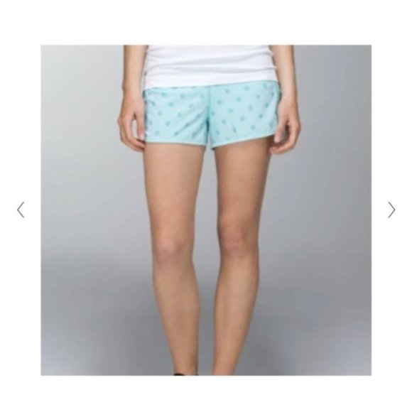 Lululemon Light  blue Polka Dot Speed Shorts Size 4 - Picture 1 of 6